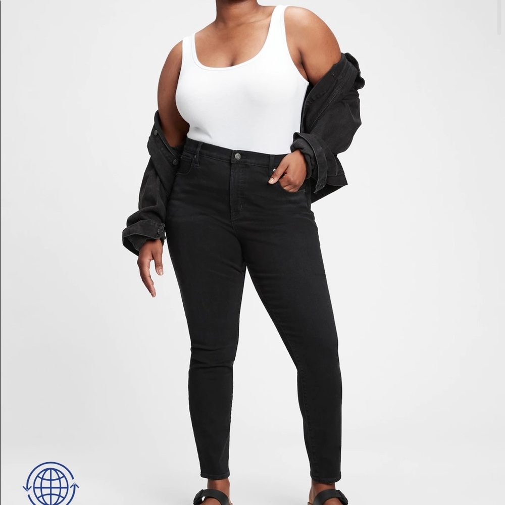 Black High Rise True Skinny Jeans w/ Secret Smoothing Pockets - Size 16/33R